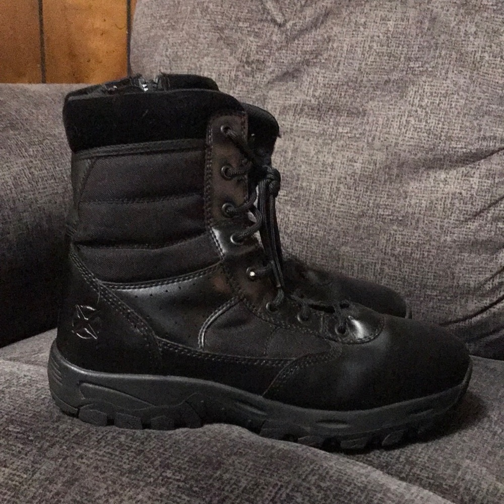 Size 11D lightweight police style boots